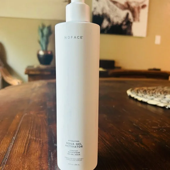 NuFace Skincare Trinity + w/ Effective Lip & Eye Attachment + Full Size Extras - Picture 2 of 8